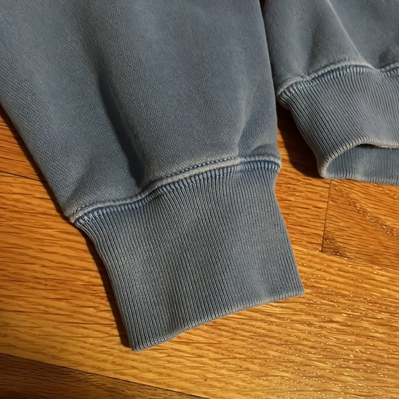 A&F cropped hoodie - Picture 3 of 8